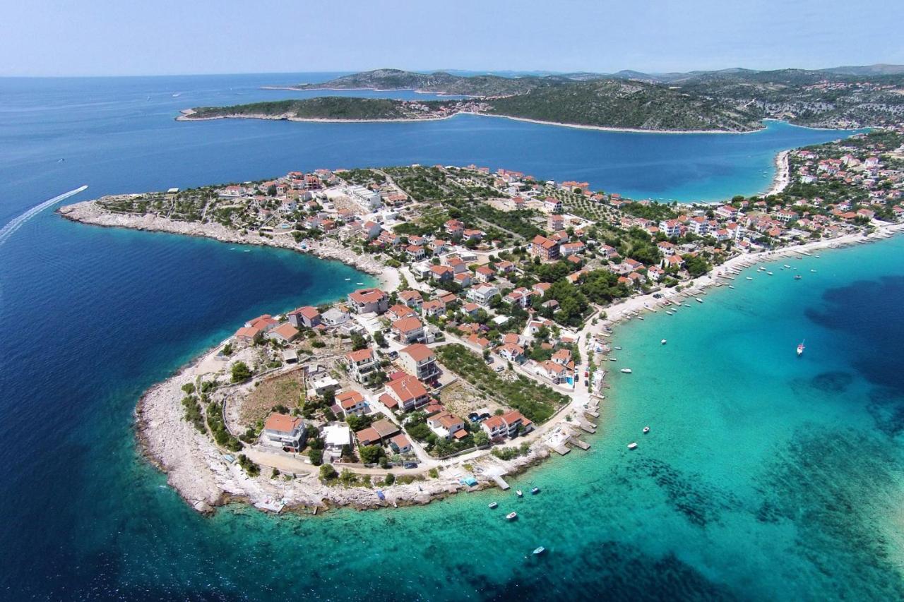 Apartments By The Sea Sevid, Trogir - 16897 مارينا المظهر الخارجي الصورة