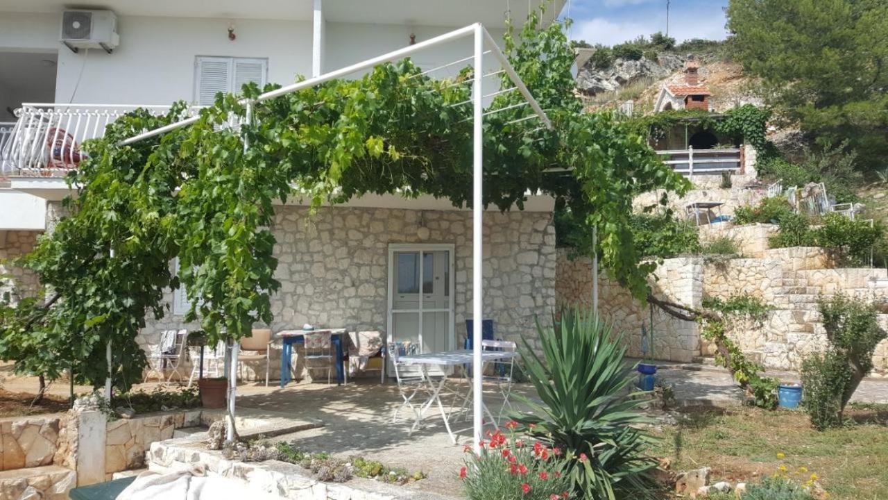 Apartments By The Sea Sevid, Trogir - 16897 مارينا المظهر الخارجي الصورة